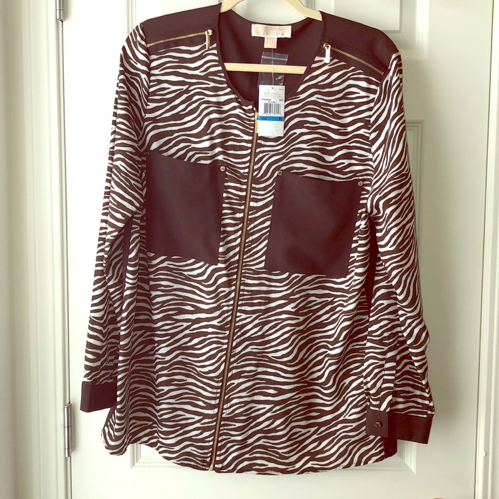 Blouse brown and white
